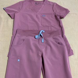 Figs Dusty Mauve Set